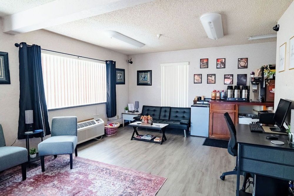 Rose City Inn & Suites 2