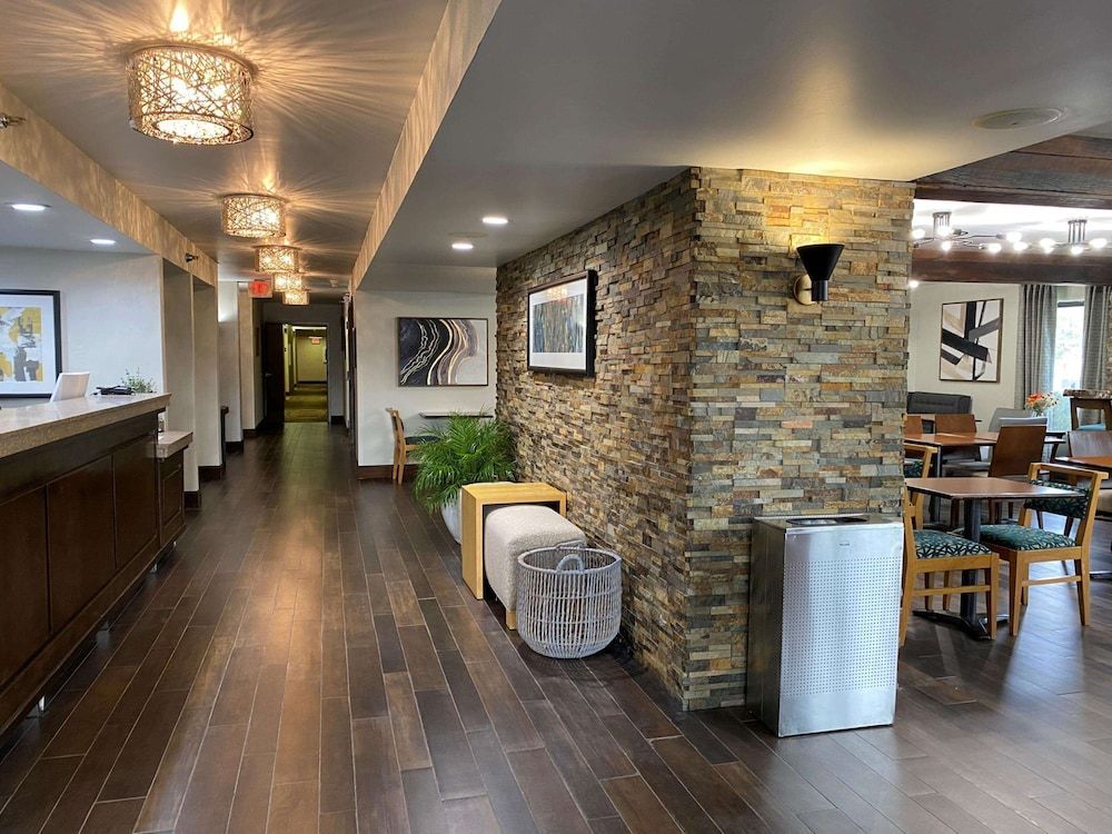 The Addison Hotel SureStay Collection by Best Western 1