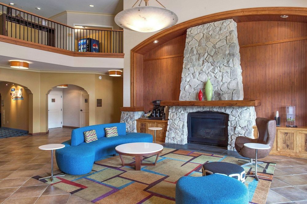Fairfield Inn and Suites Santa Rosa Sebastopol 1