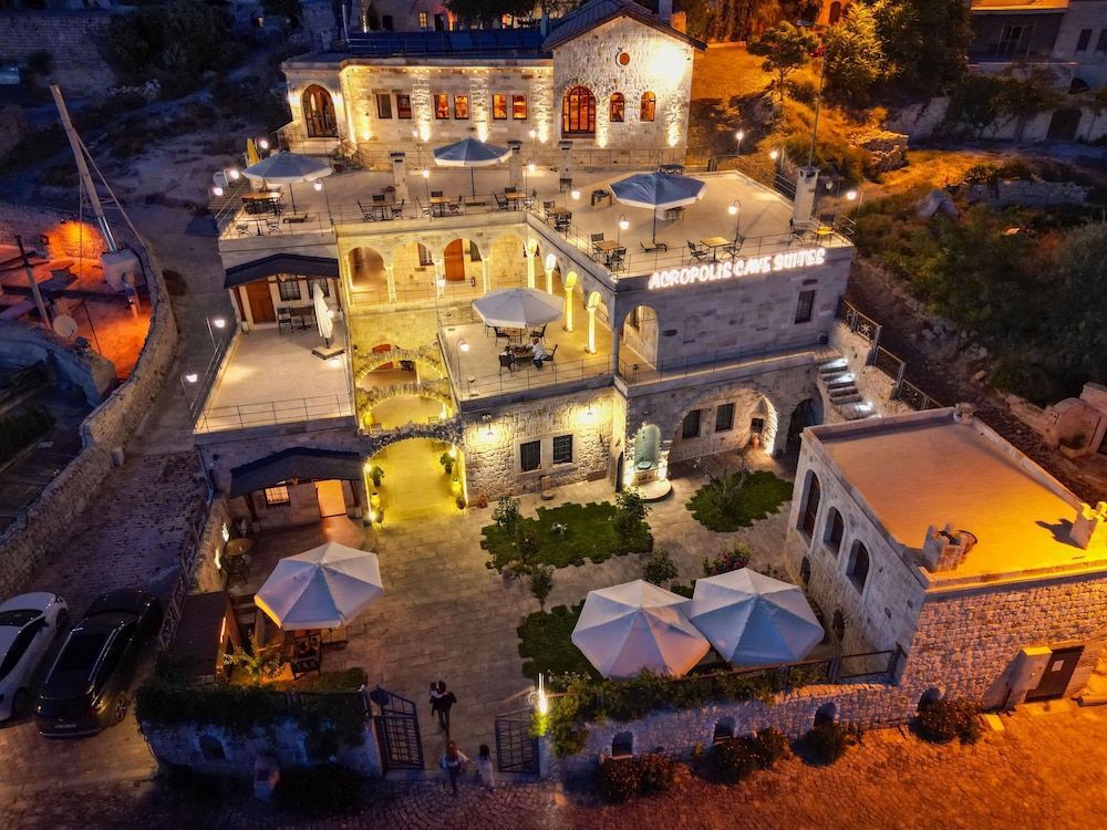 Acropolis Cave Suite 1