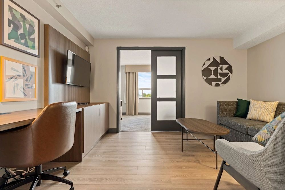 Holiday Inn & Suites LONDON SOUTH by IHG 2