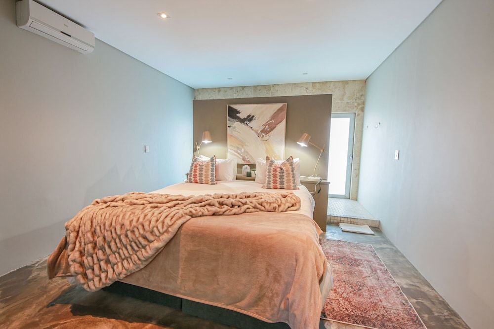 Suite 9 The Village 2