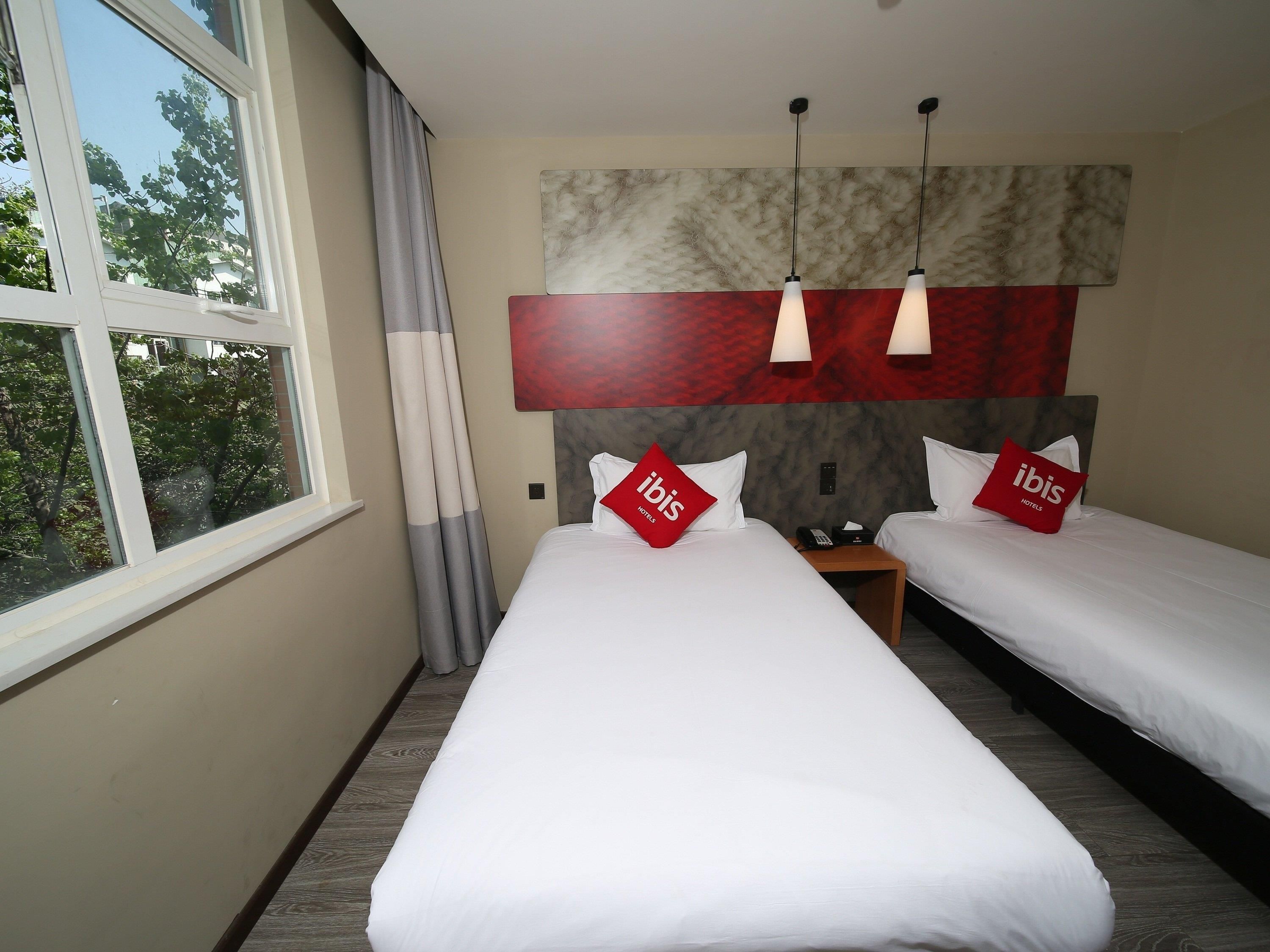 ibis Chengdu American Center Hotel 1