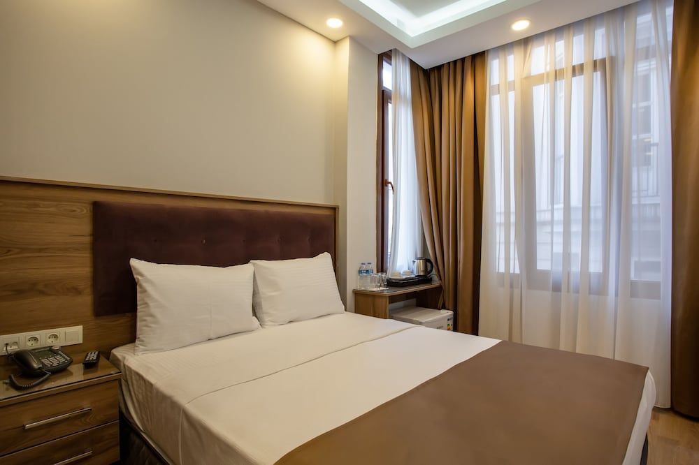 West Palace Hotel 2