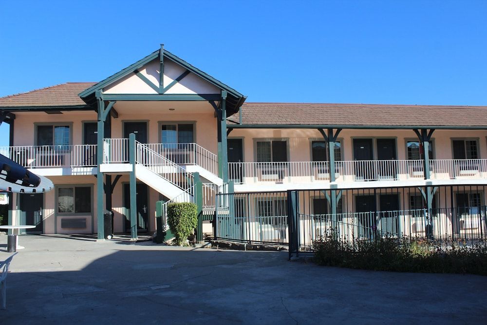 Best Whittier Inn 1
