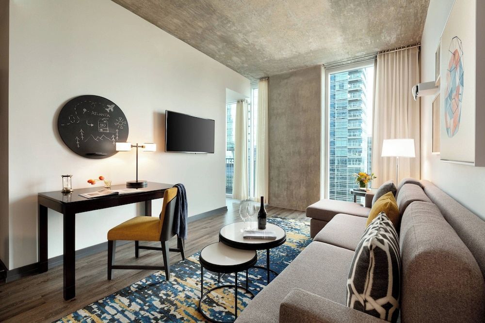 Twelve Downtown, Autograph Collection 1