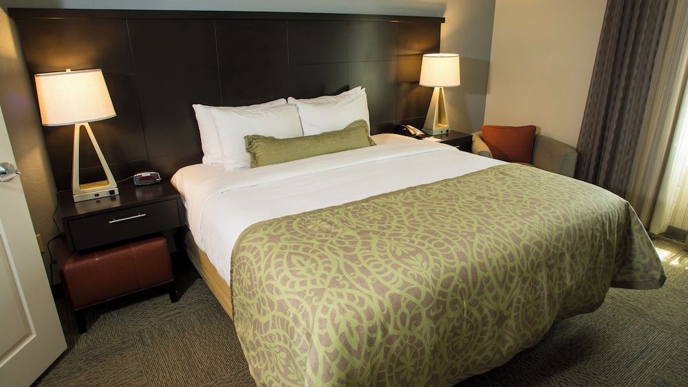 Staybridge Suites LEXINGTON by IHG 2