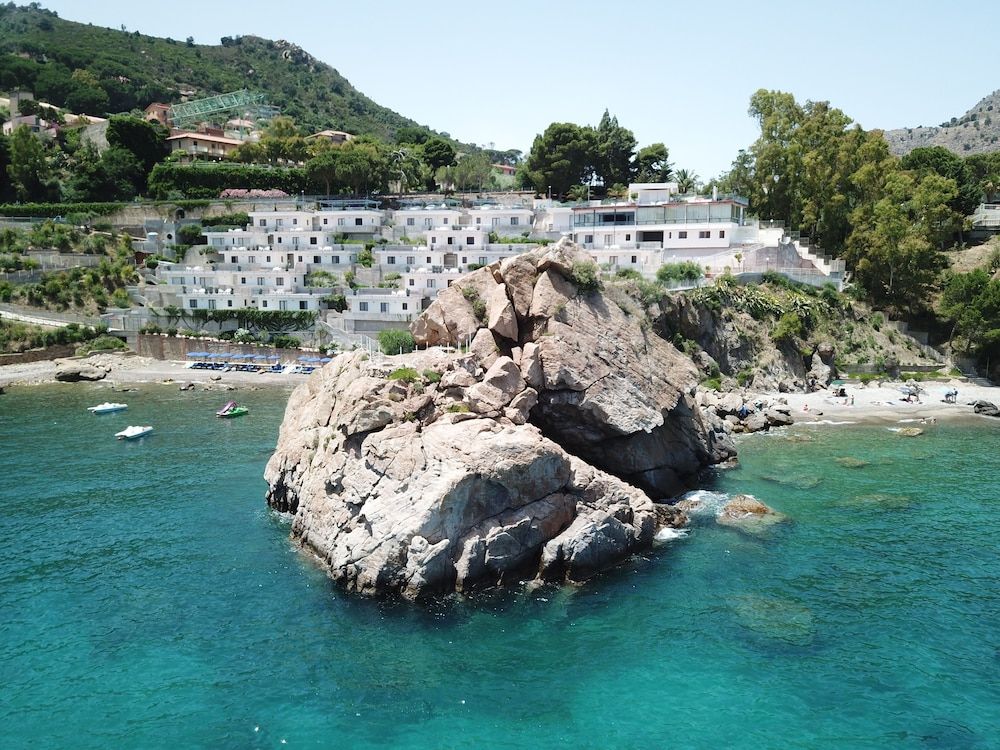 Blue Bay 1