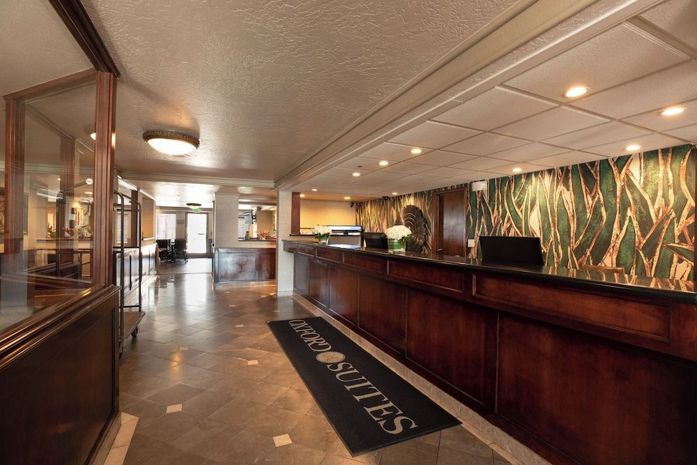 Oxnard Inn Lancaster 2