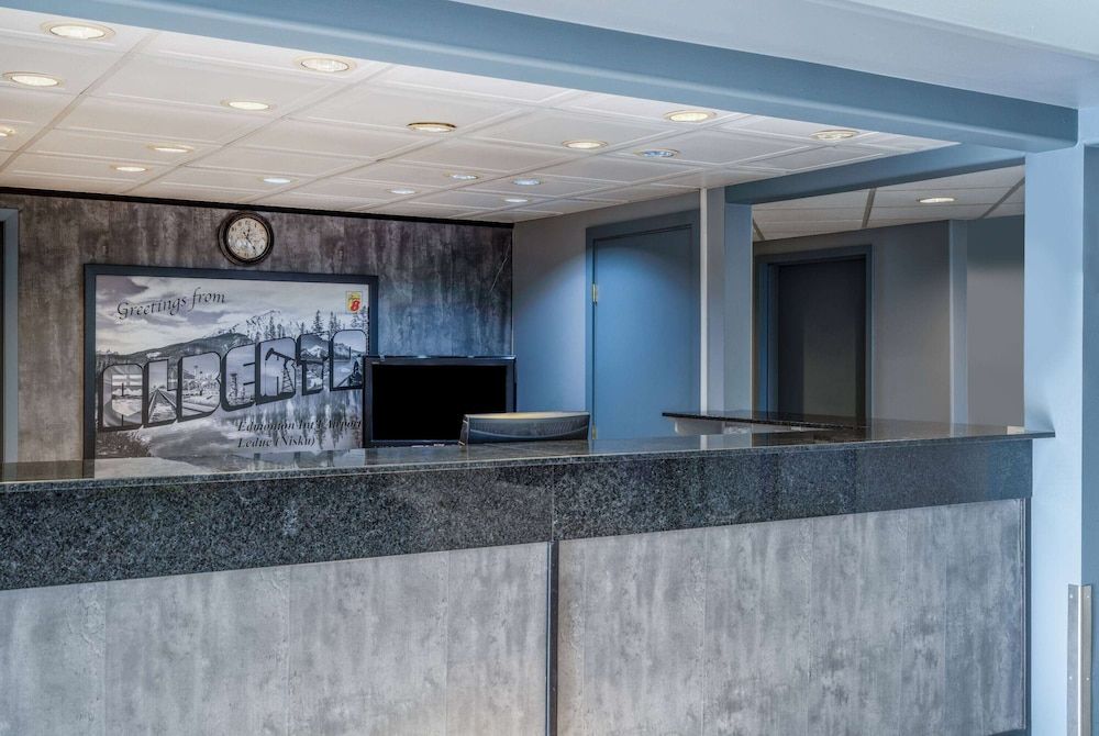 Super 8 by Wyndham Edmonton International Airport 2