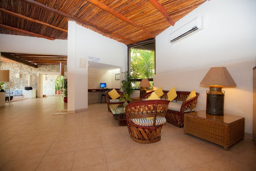 Casa del Mar Cozumel Hotel & Dive Resort with free access to an exclusive beach club 1