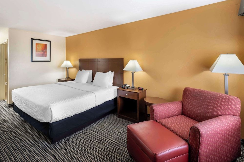 Best Western Snyder Inn 1