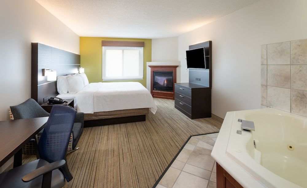 Holiday Inn Express & Suites MINNEAPOLIS-DWTN (CONV CTR) by IHG 2