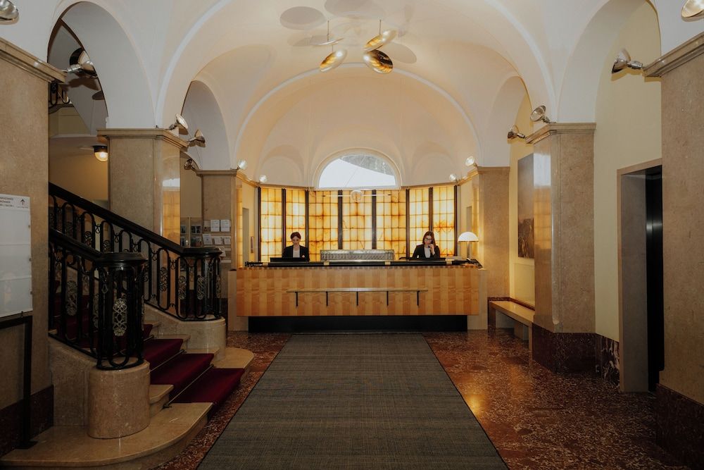Parkhotel Laurin 2