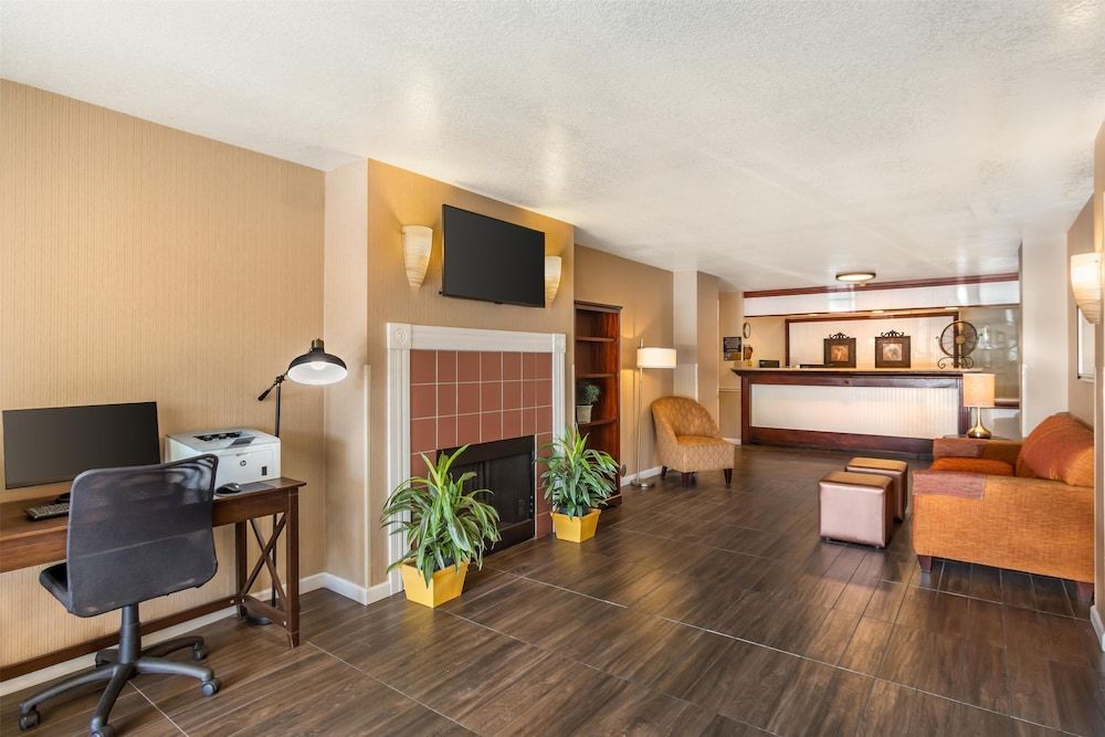Best Western Luxury Inn 2
