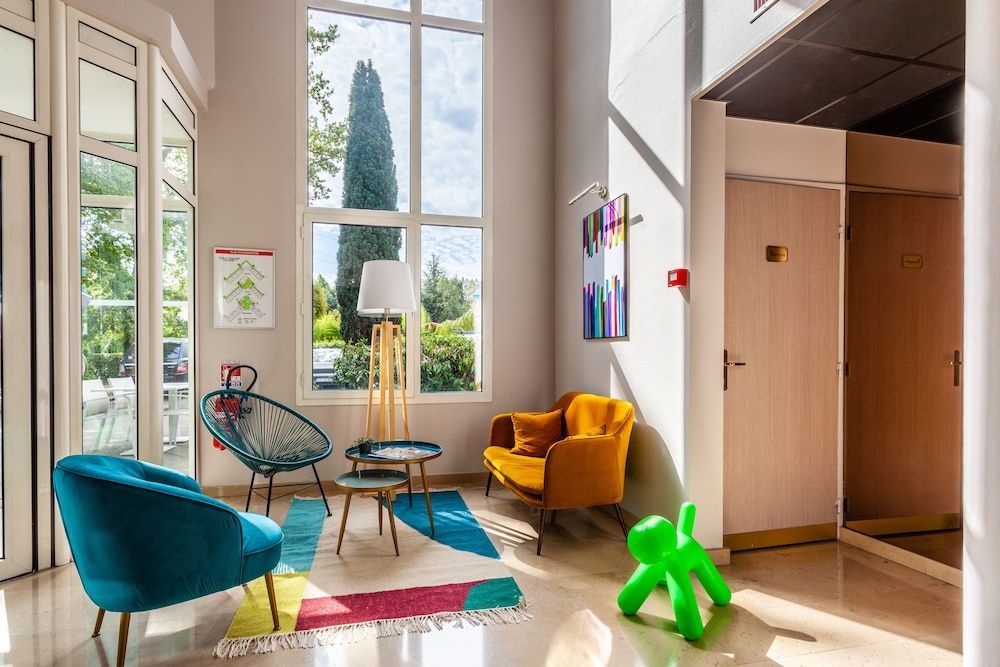 Hotel Full Colors 2