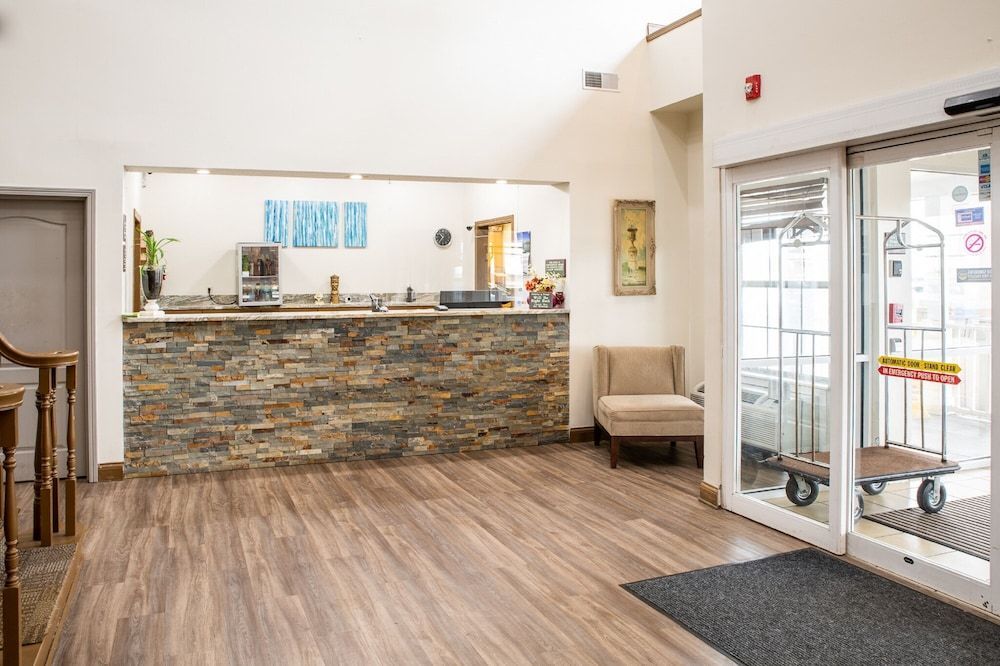BlissPoint Inn & Suites Marion 2