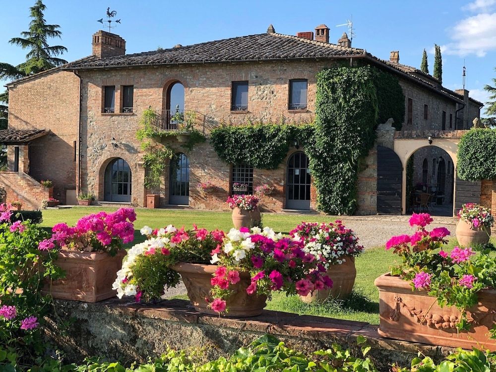 Agriturismo Macciangrosso Casale Piccolomini 1