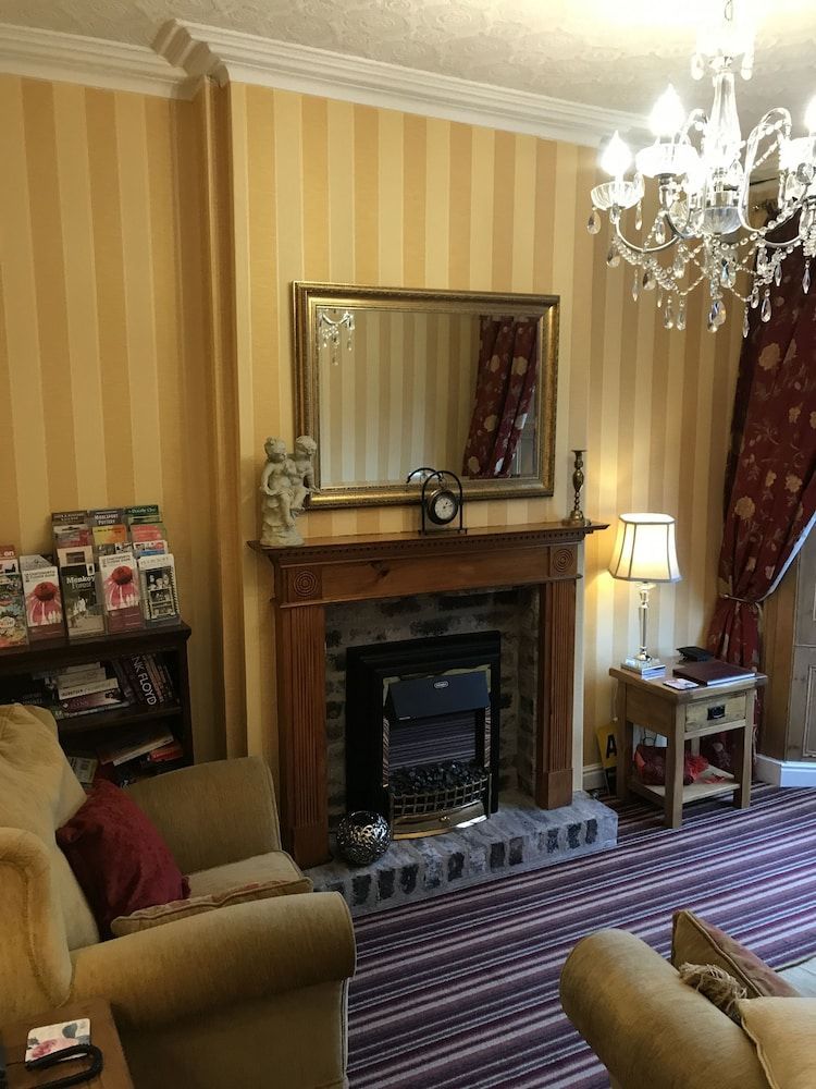 Clayhanger Guest House 2