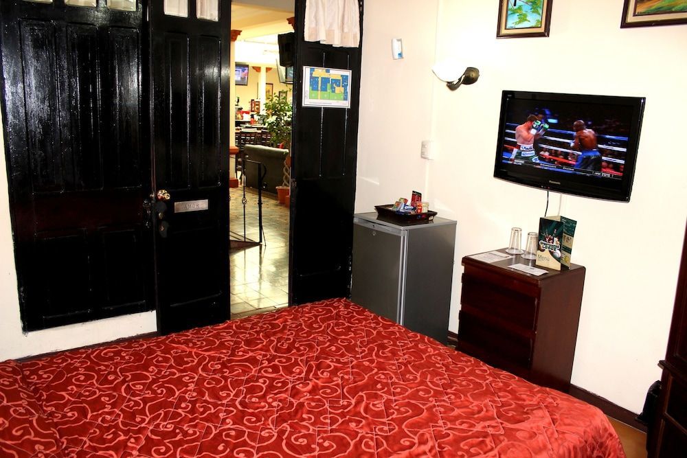 Sportsmens Lodge - Gentlemen's Club 2