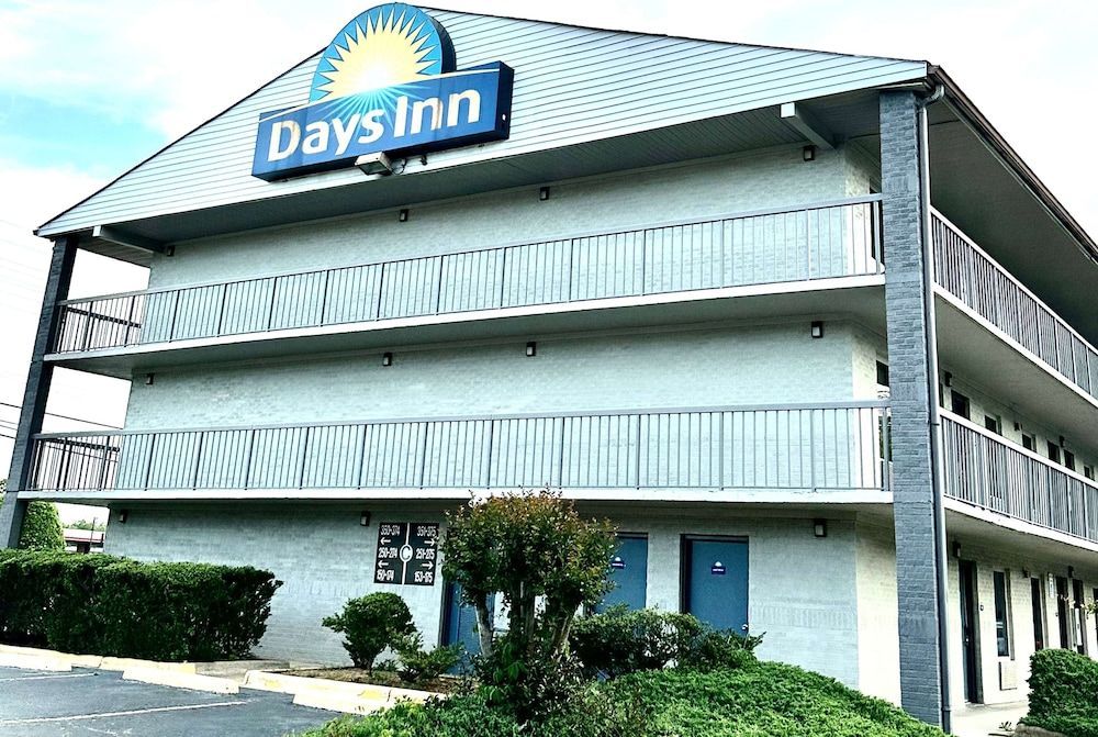 Days Inn by Wyndham Charlotte Northlake 1