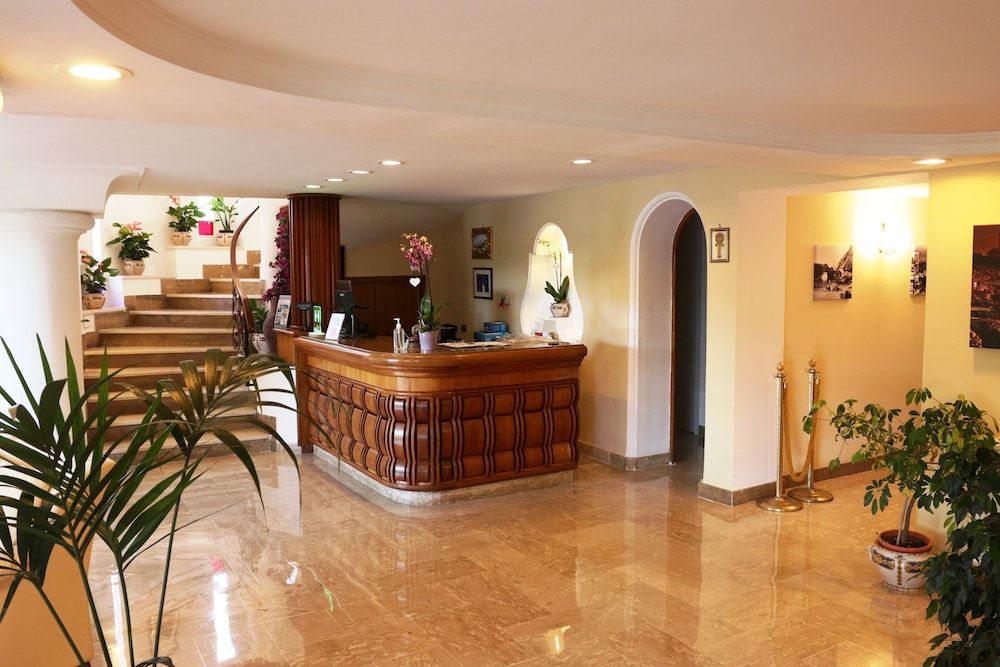 Bougainville Luxury Boutique Hotel 2