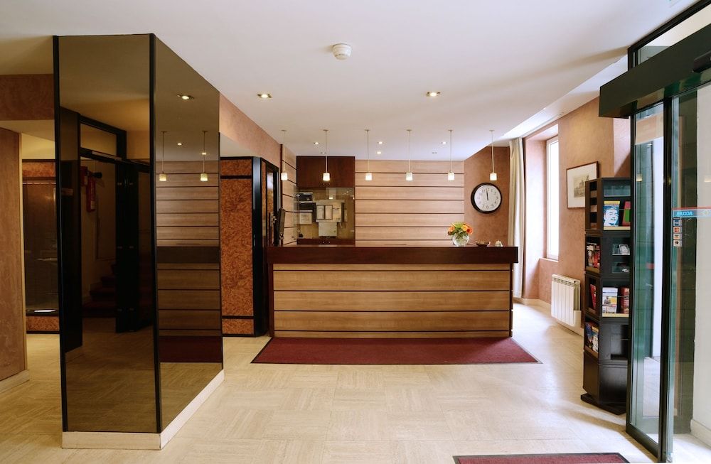 Hotel Pierre Nicole 2