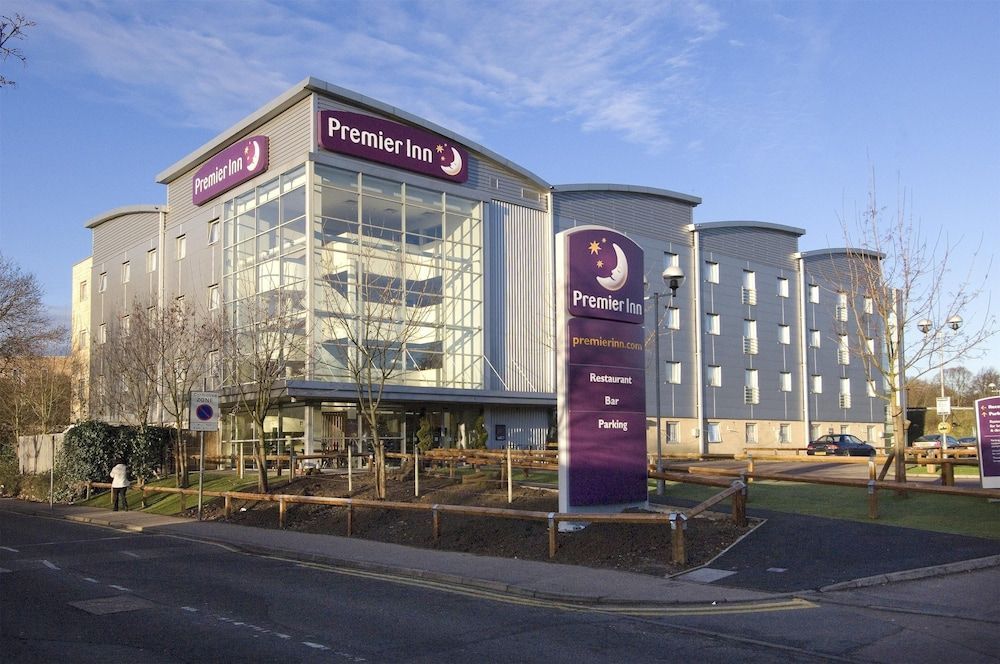 Premier Inn Watford Central 1