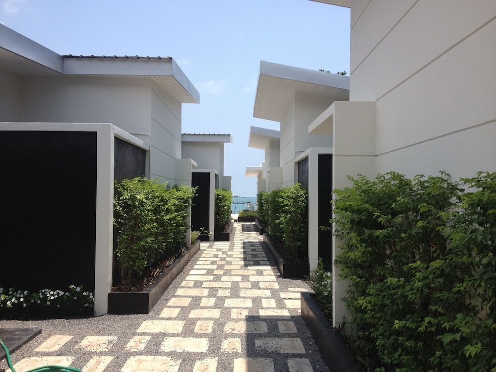 Limelight Village 1