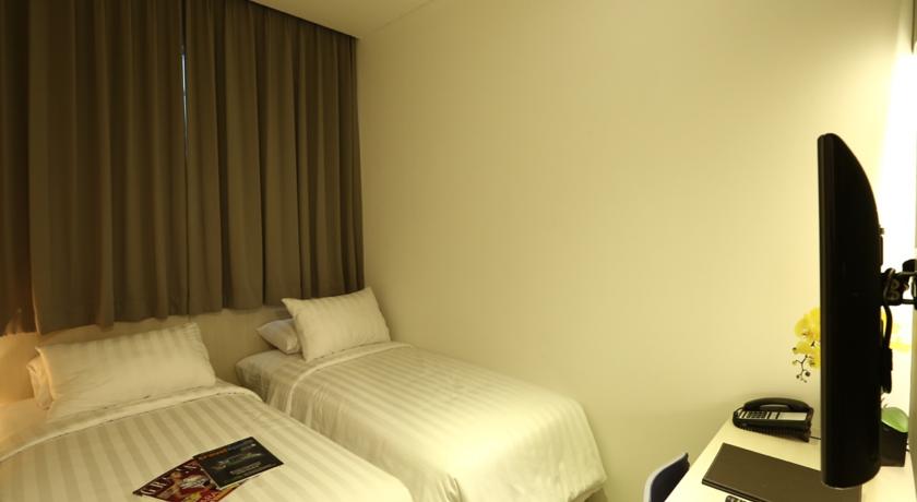 Ozone Hotel Pantai Indah Kapuk 1