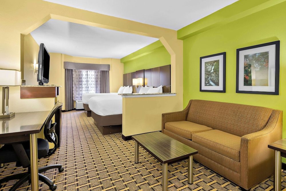 Best Western Knoxville Suites - Downtown 1