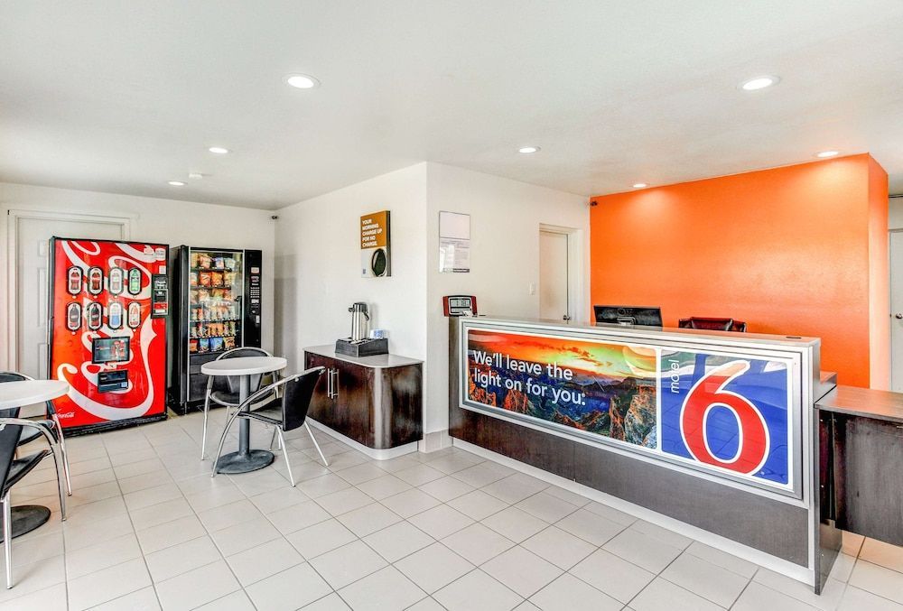 Motel 6 Waco - Lacy Lakeview 2