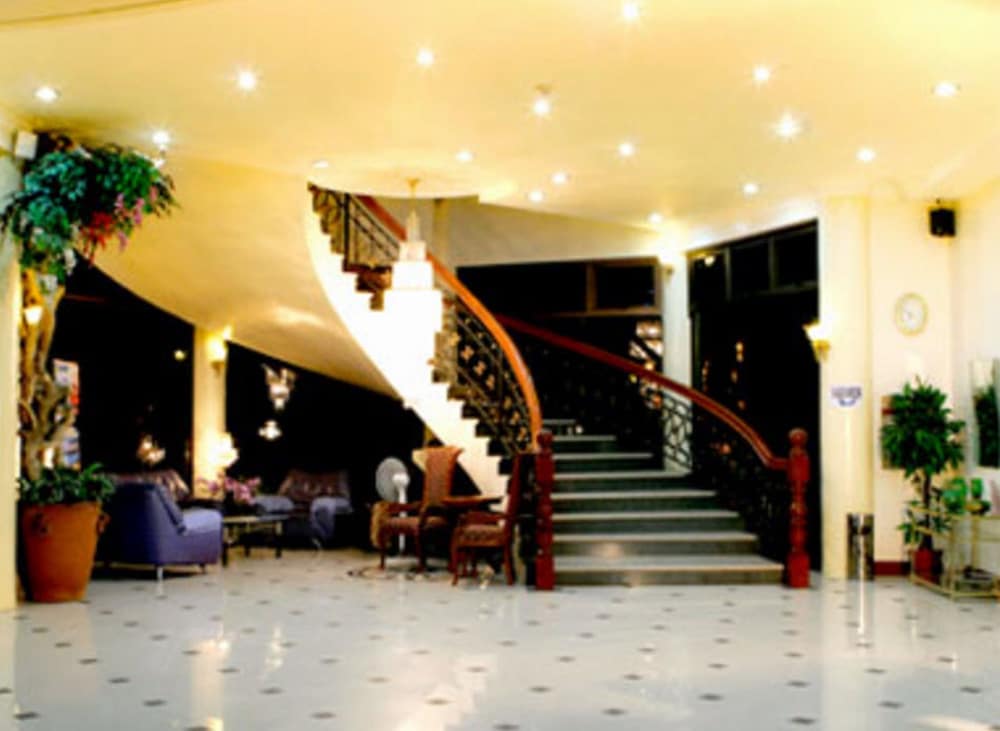Crown Royale Hotel 2