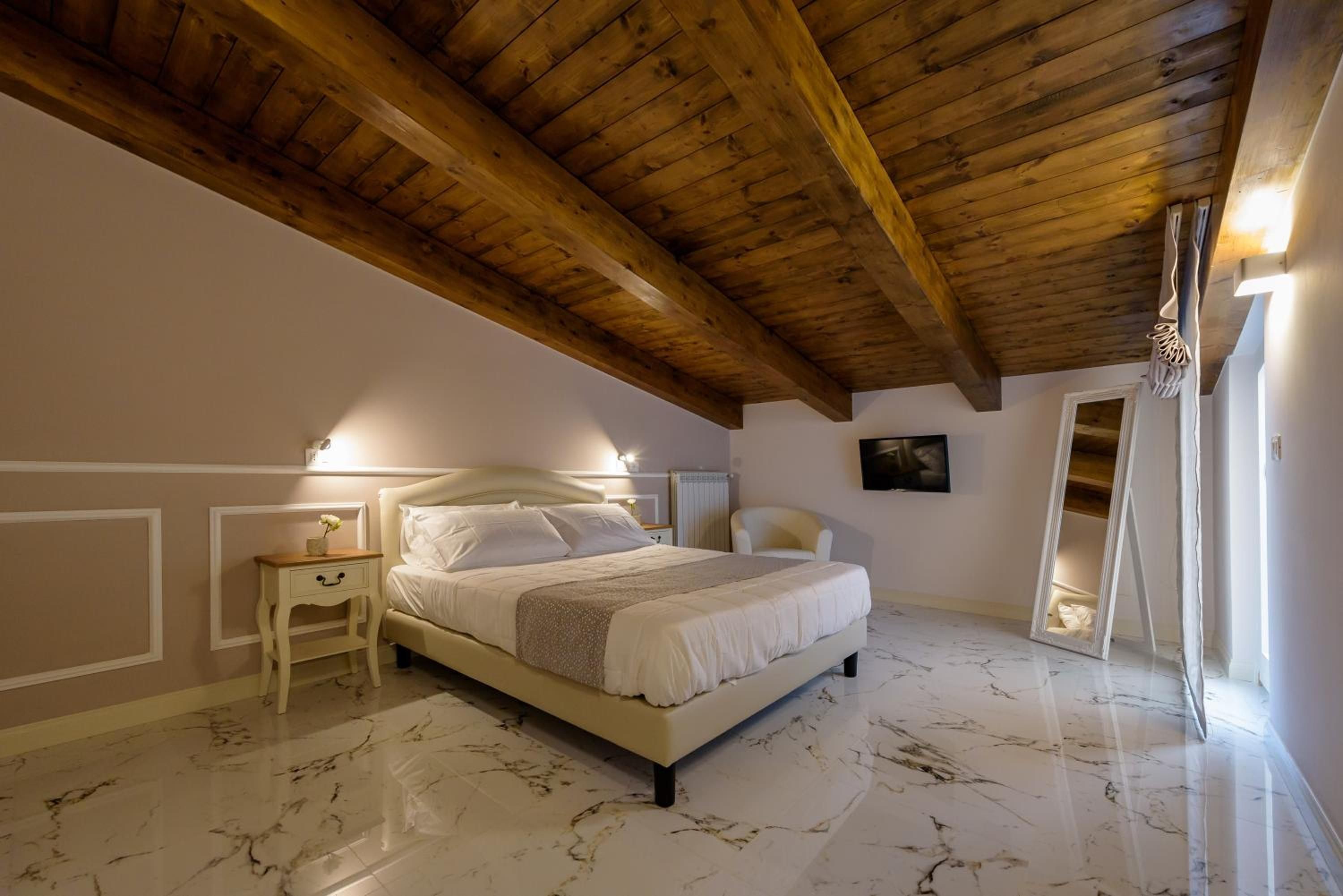 Marie Claire Apartments & Spa 2