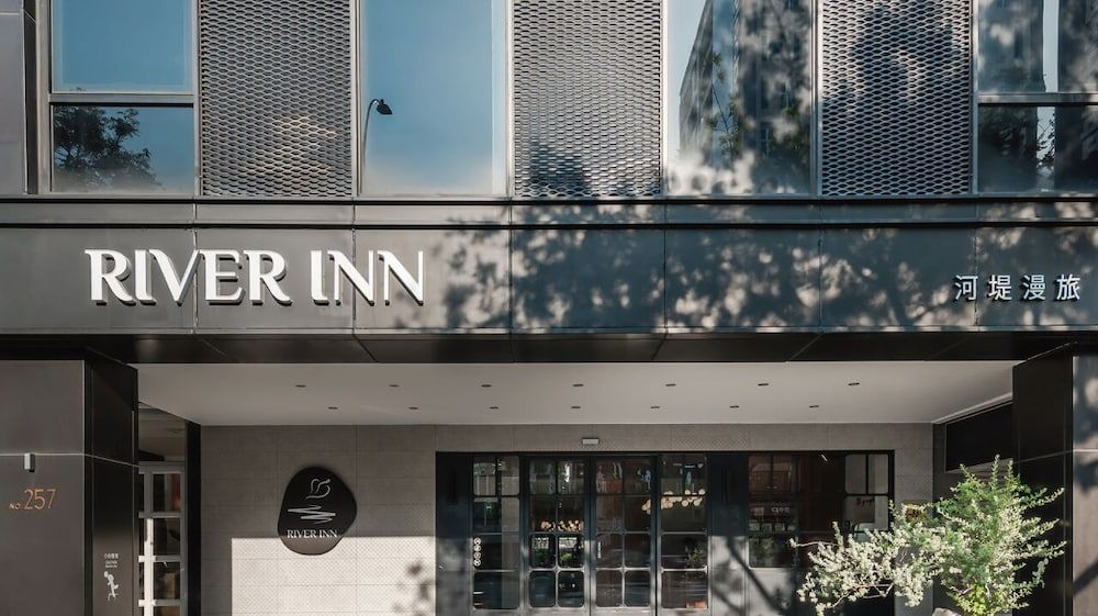 River inn Station 1