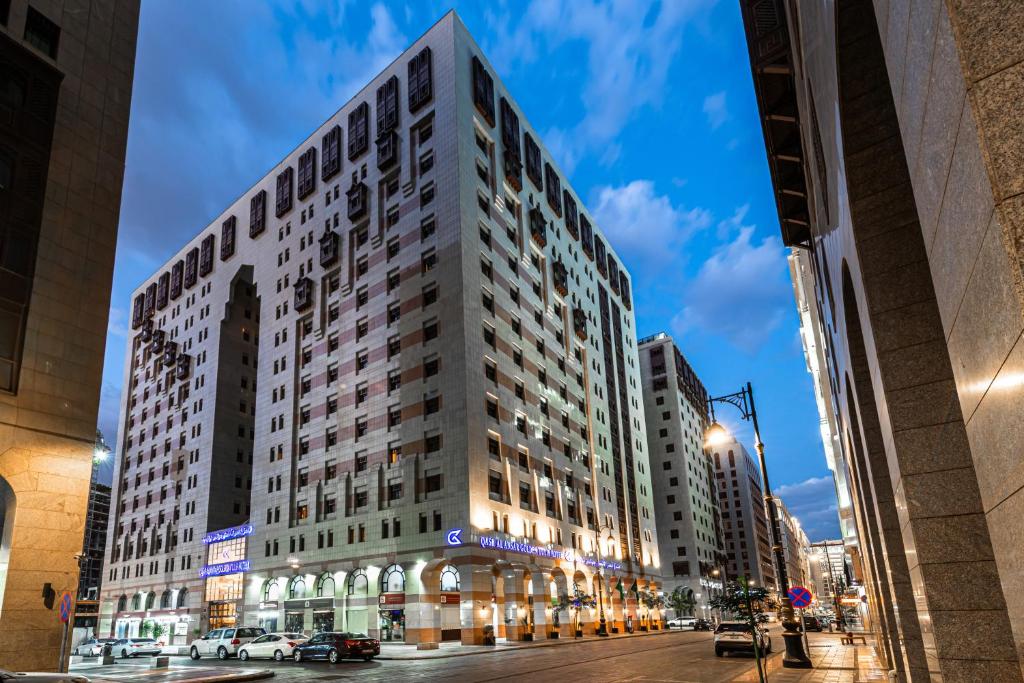 Al Ansar Palace Golden Tulip Hotel 1