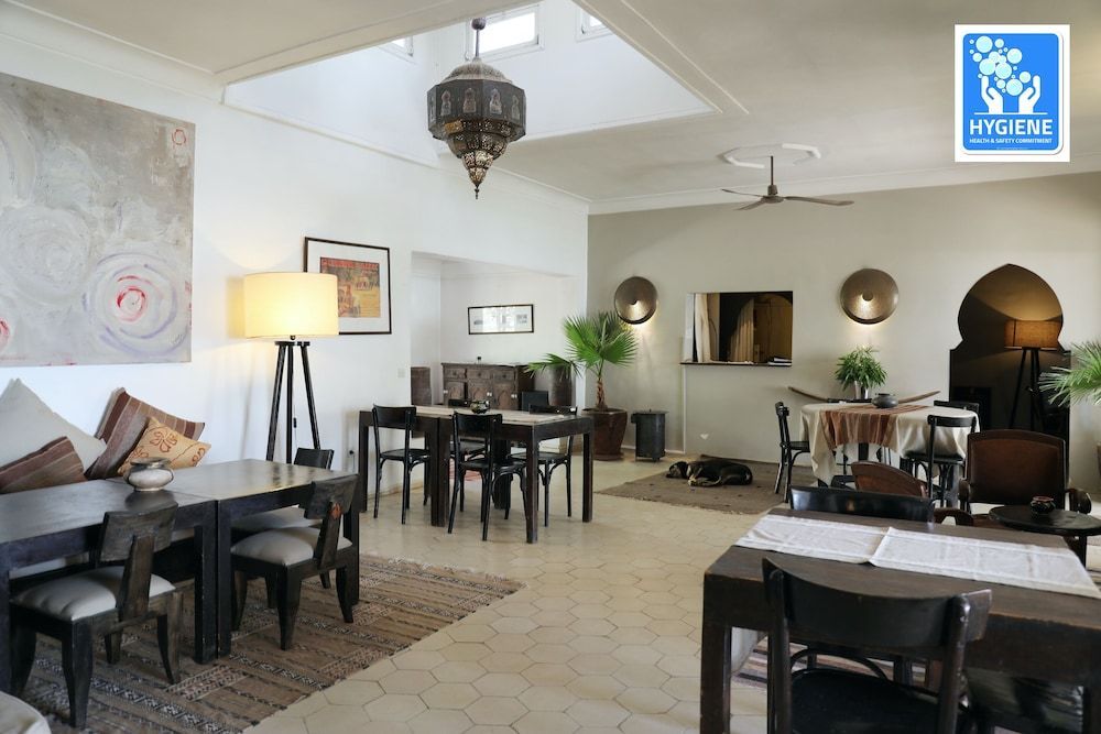 Paris - Lalla Takerkoust - Le Petit Hôtel du Flouka - Lalla Takerkoust
