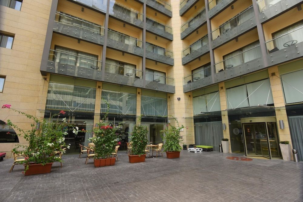Ramada by Wyndham Downtown Beirut 1