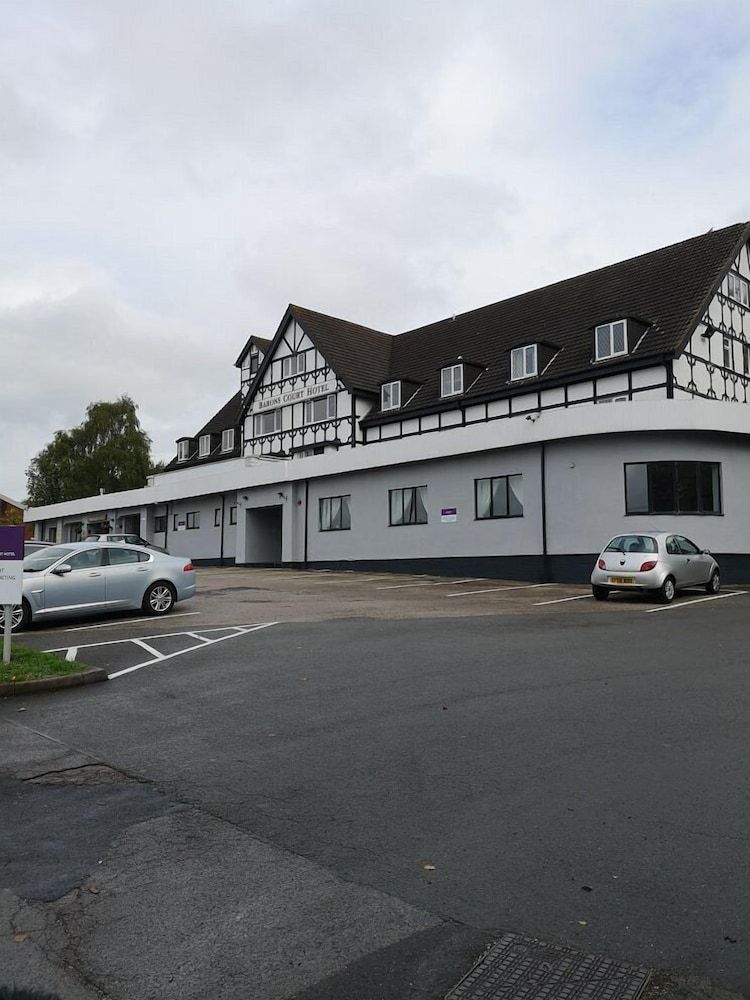 Barons Court Hotel Walsall 1
