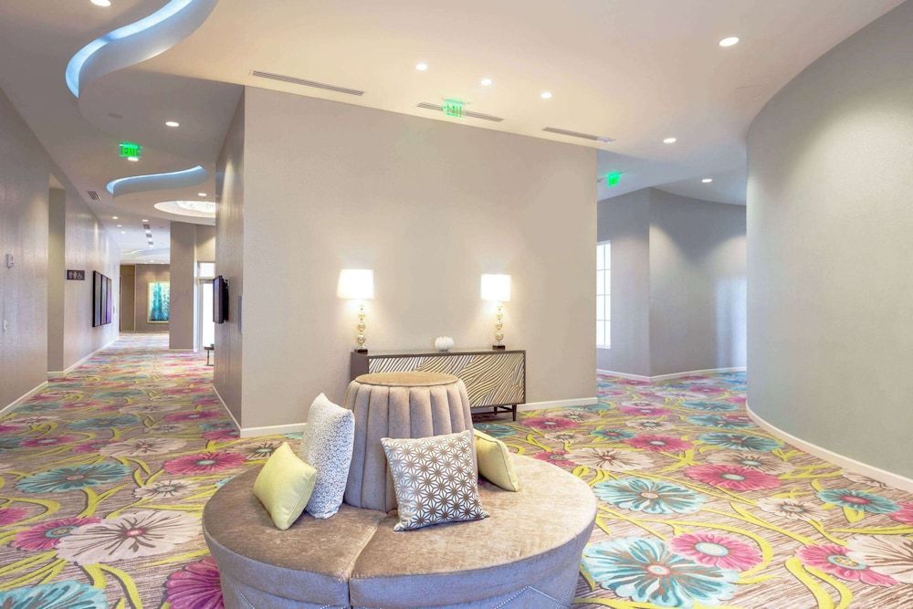 Wyndham Grand Jupiter at Harbourside Place 2