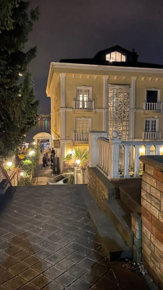 Bosphorus 1