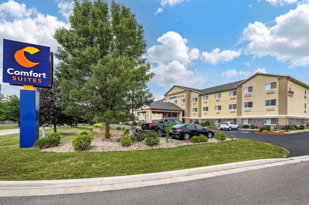 Comfort Suites Elkhart North 1