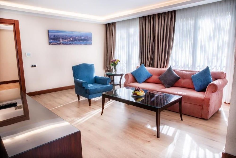 Grand Aras Hotel & Suites 1