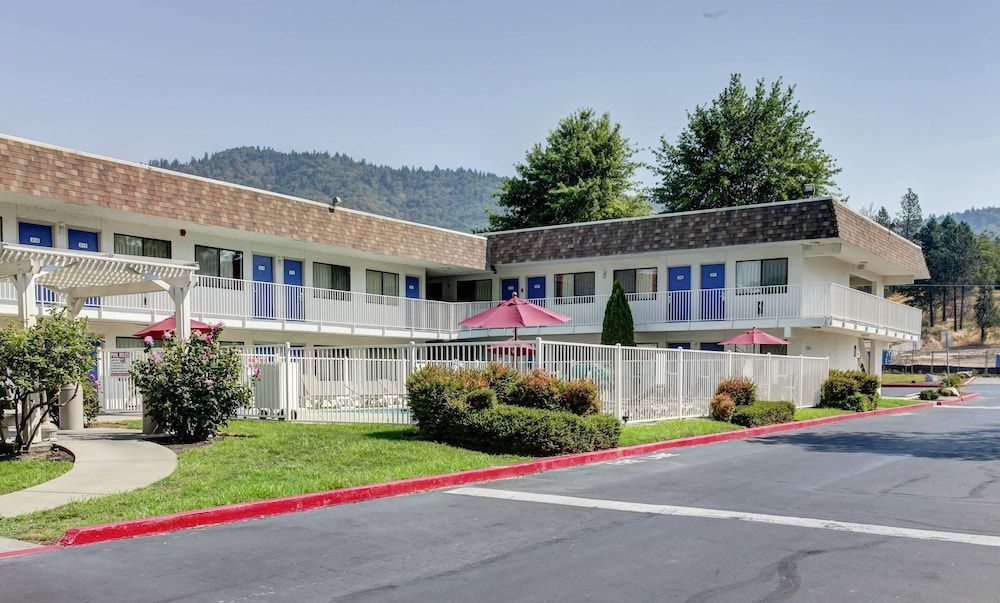 Motel 6-Grants Pass, OR 1