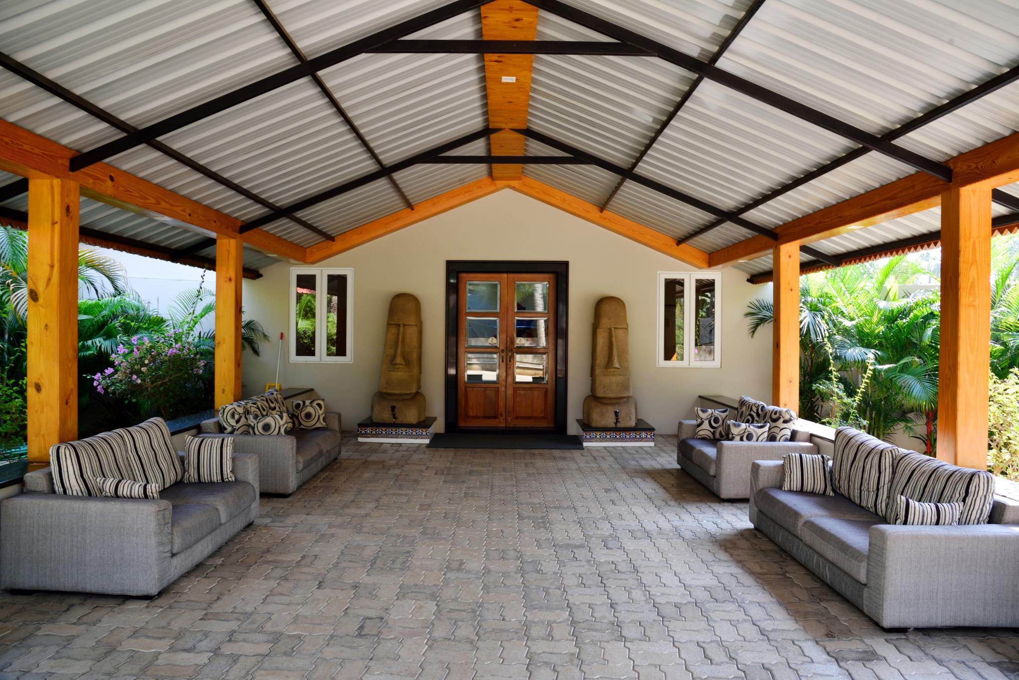 Majestic Beach Comforts - Beachfront 1