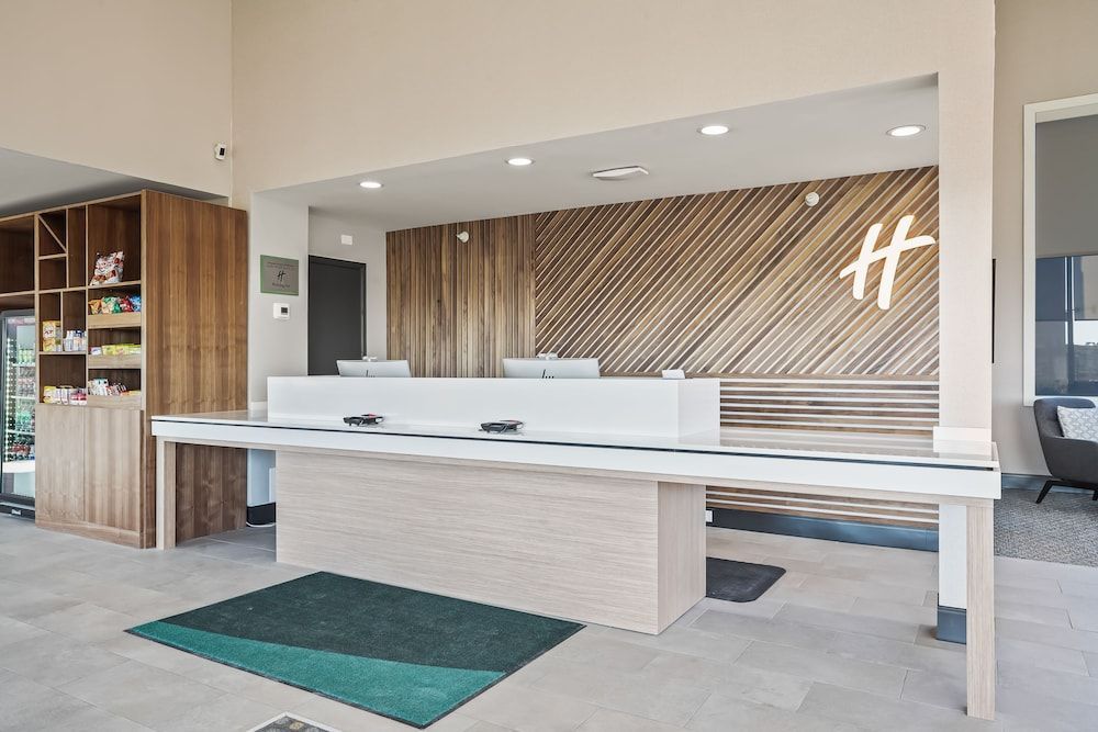 Holiday Inn Ontario by IHG 2