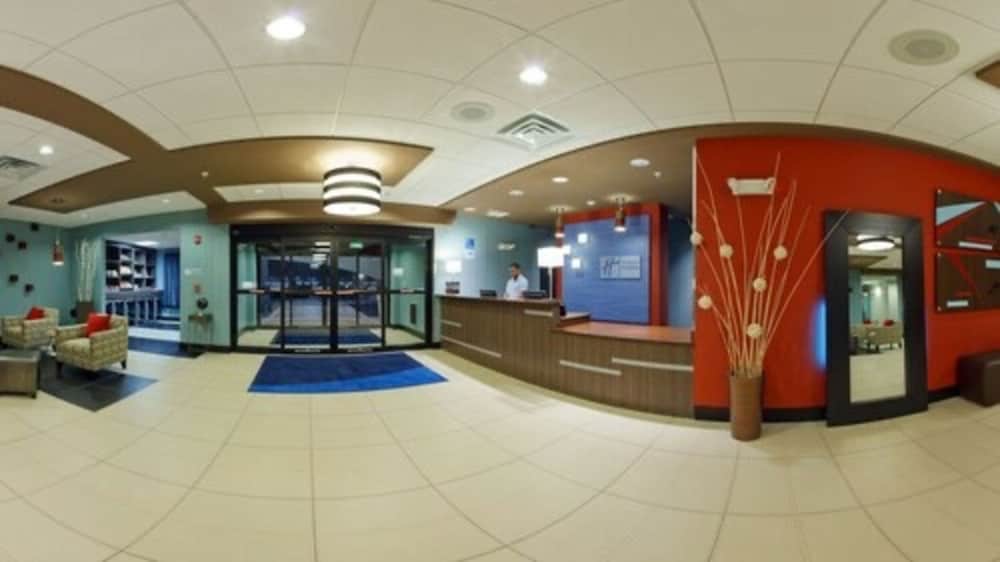Holiday Inn Express & Suites YORK NE - MARKET STREET by IHG 2