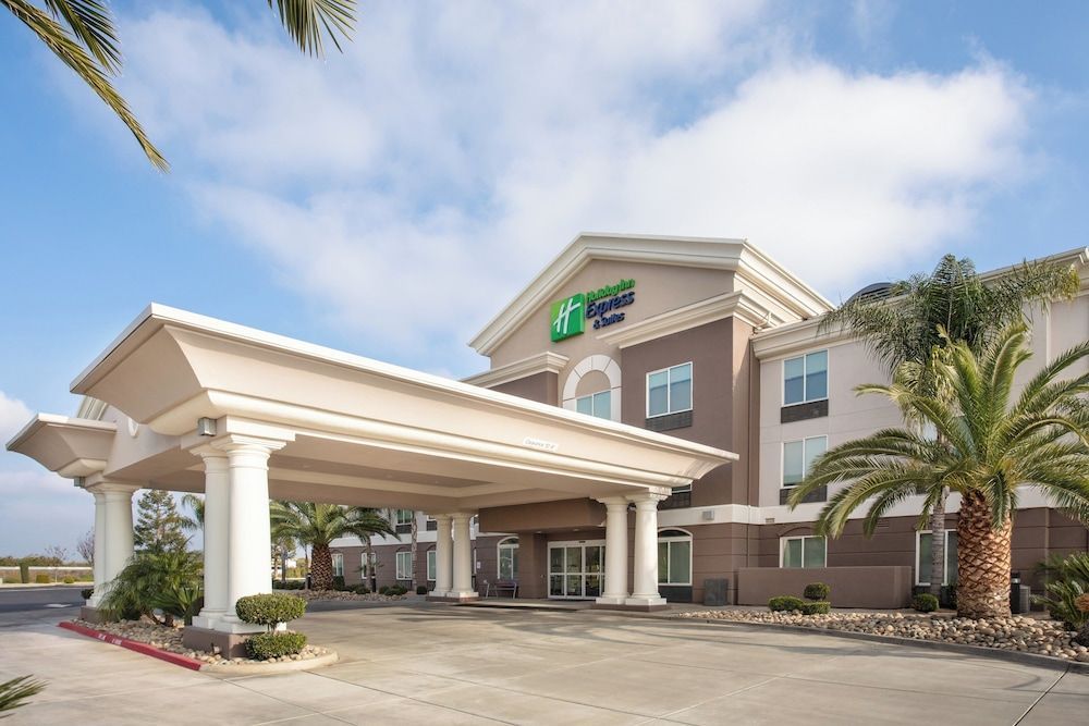 Holiday Inn Express & Suites CHOWCHILLA - YOSEMITE PK AREA by IHG 1