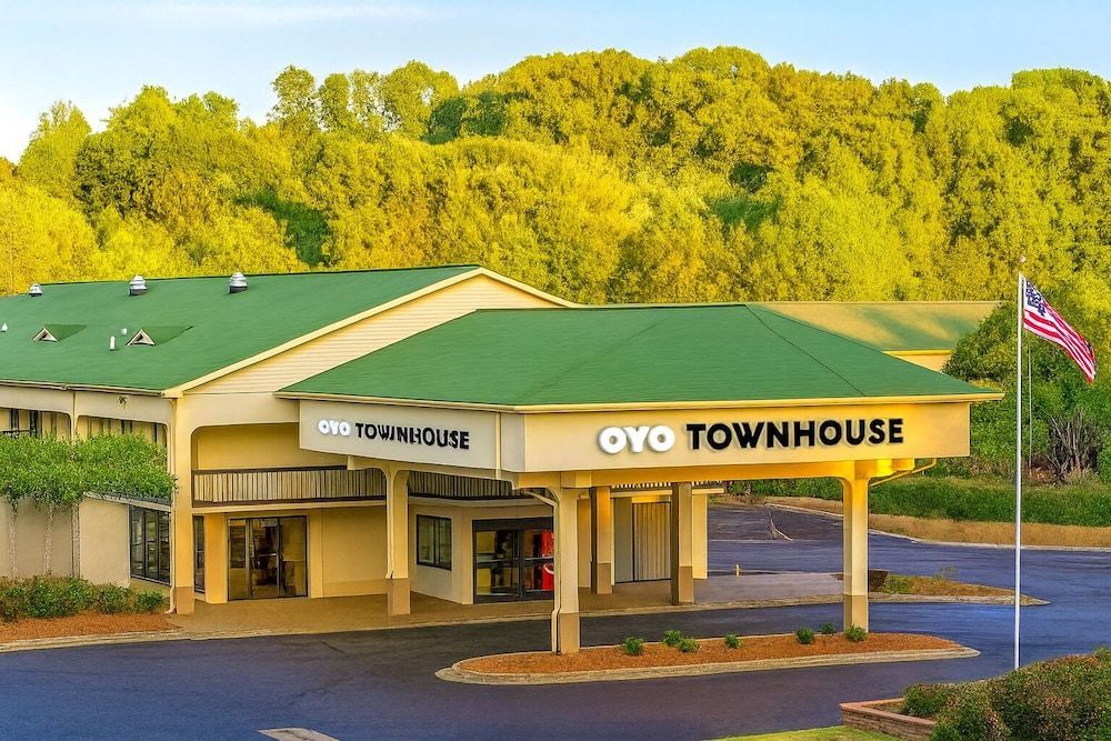 Townhouse Winston Salem - University 1