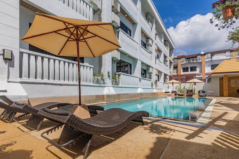 Rattana Karon Beach Hotel 1